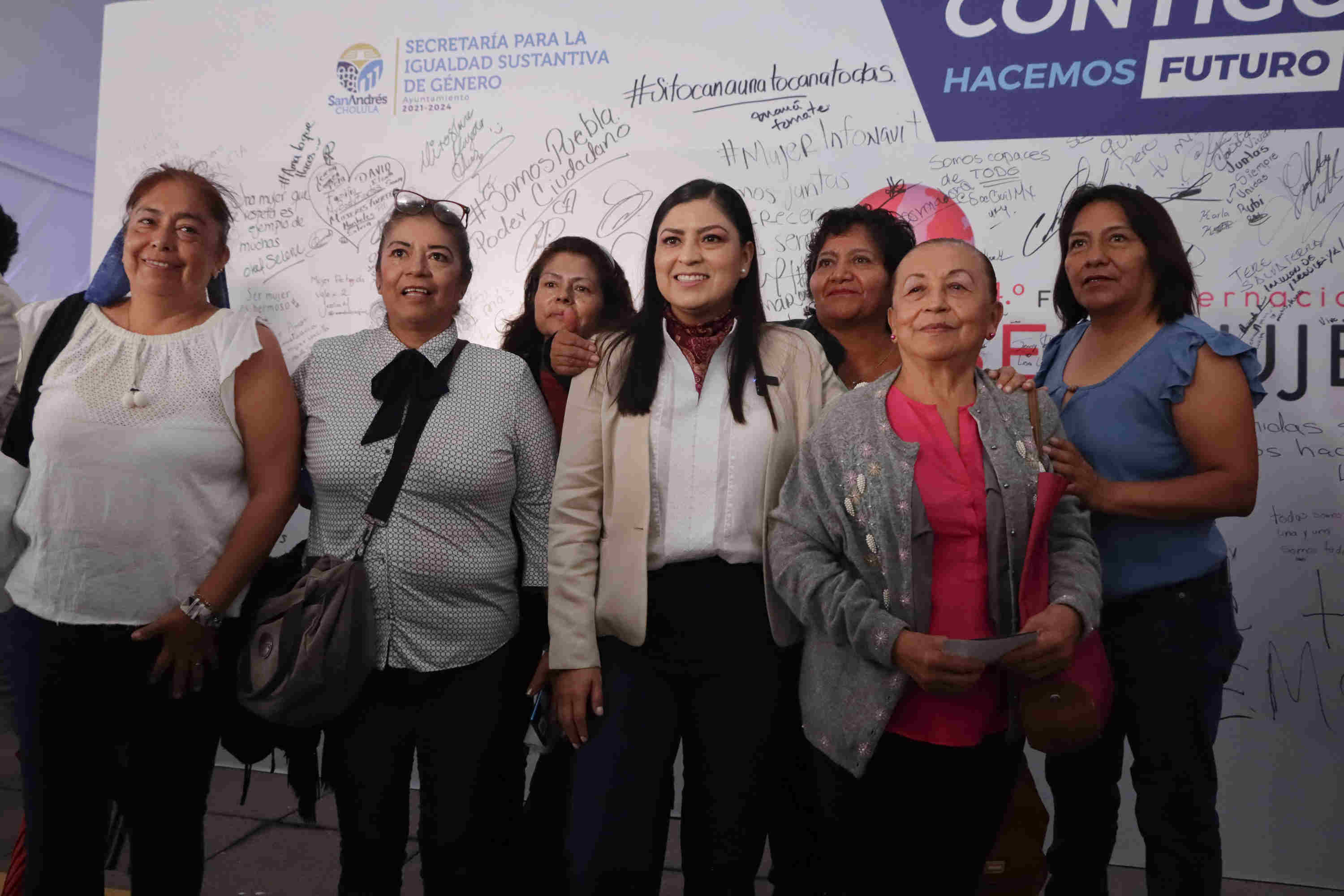 Claudia Rivera Vivanco compartió datos del Observatorio de Violencia Política de Género del 2021, donde se indica que por cada 10 mujeres que participan en la política
