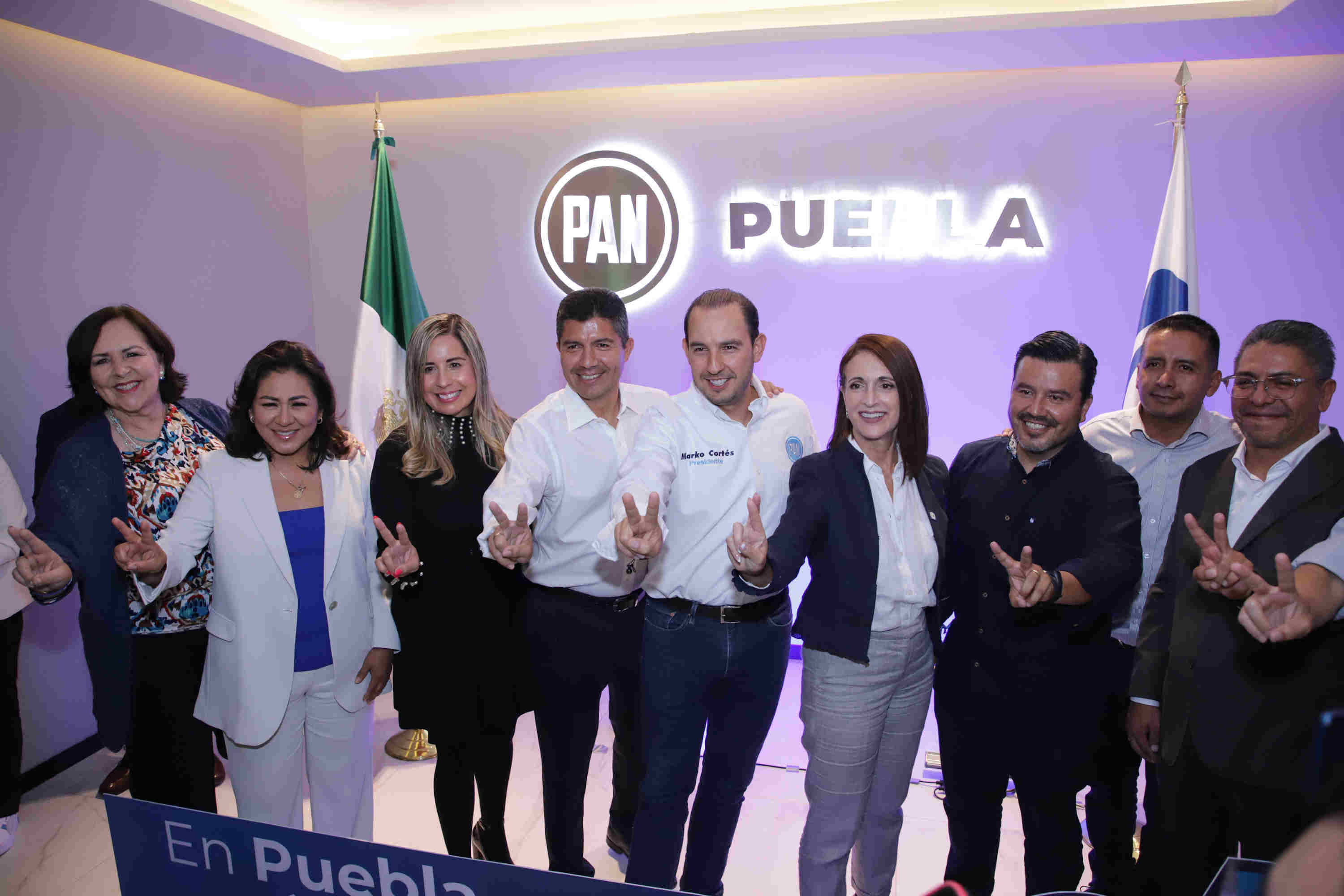 El líder del PAN aprovechó los festejos del 84 aniversario del partido albiazul para evidenciar su preferencia por el presidente municipal