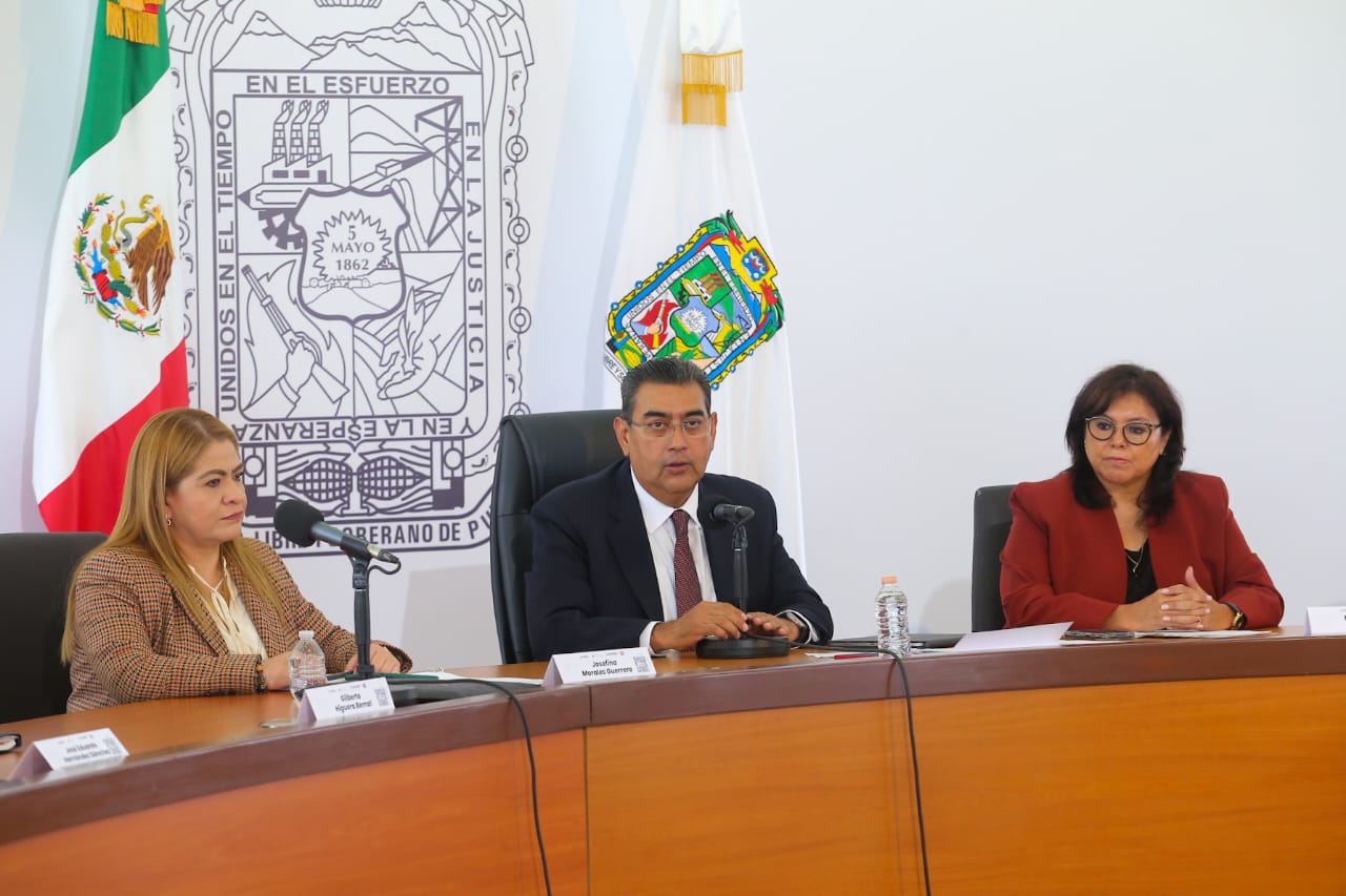 Sergio Salomón anunció un incremento salarial general del 6 por ciento para las y los trabajadores al servicio del Estado.
