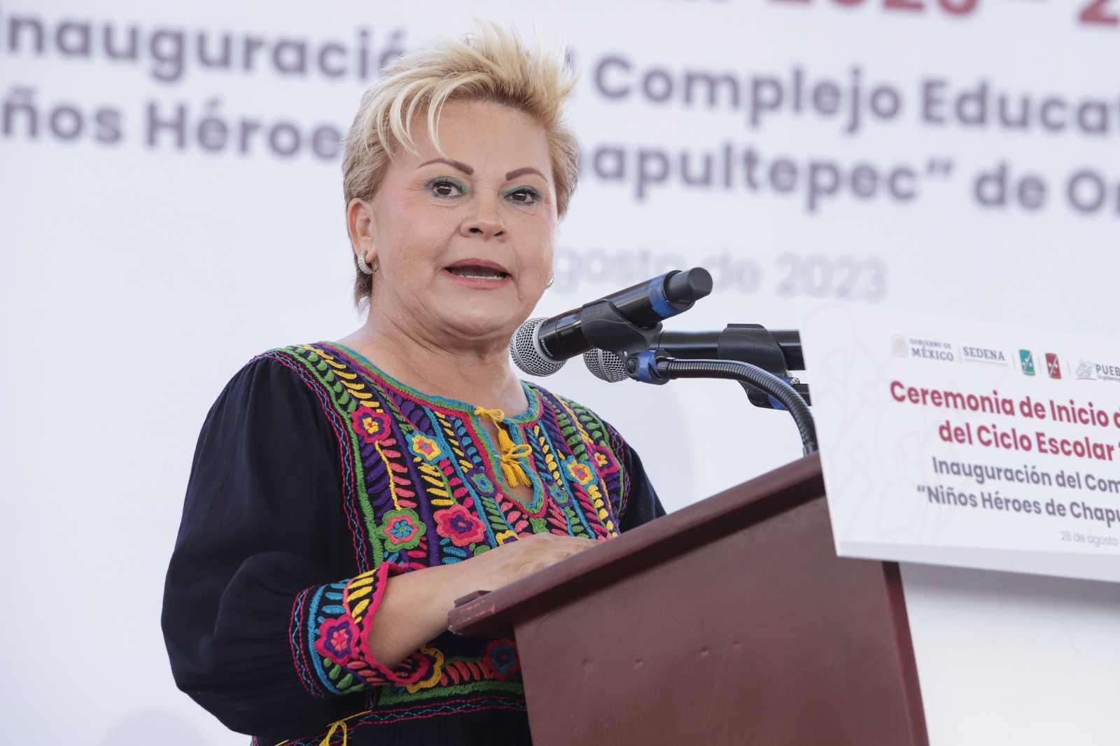 “Iniciamos en las 19 coordinaciones educativas que se ubican en todo el estado el proceso de selección para el programa de becas para alumnas y alumnos de escuela oficiales, 10 mil 288 becas”, dijo