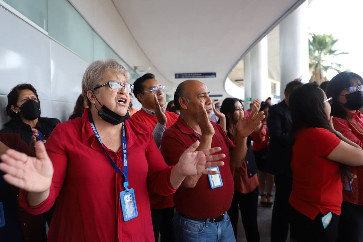 Trabajadores de todo el sistema judicial del estado de Puebla se encontraban en paro, pues señalaban que no se había cumplido la promesa de aumento salarial que se les hizo en el mes de junio