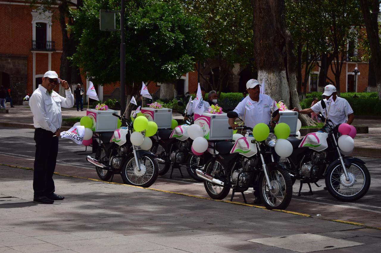 Comentó que en su trabajo le han ofrecido el manejo de una motocicleta, pero él prefiere seguir realizando su labor en bicicleta