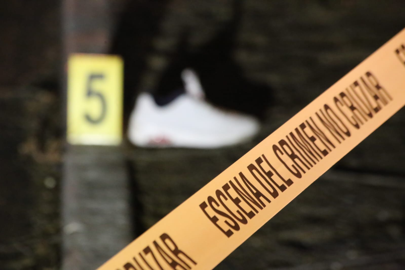 La madrugada de este día una persona fue asesinada debido a que fue herido con arma blanca, tras una riña que se generó por cuatro personas.