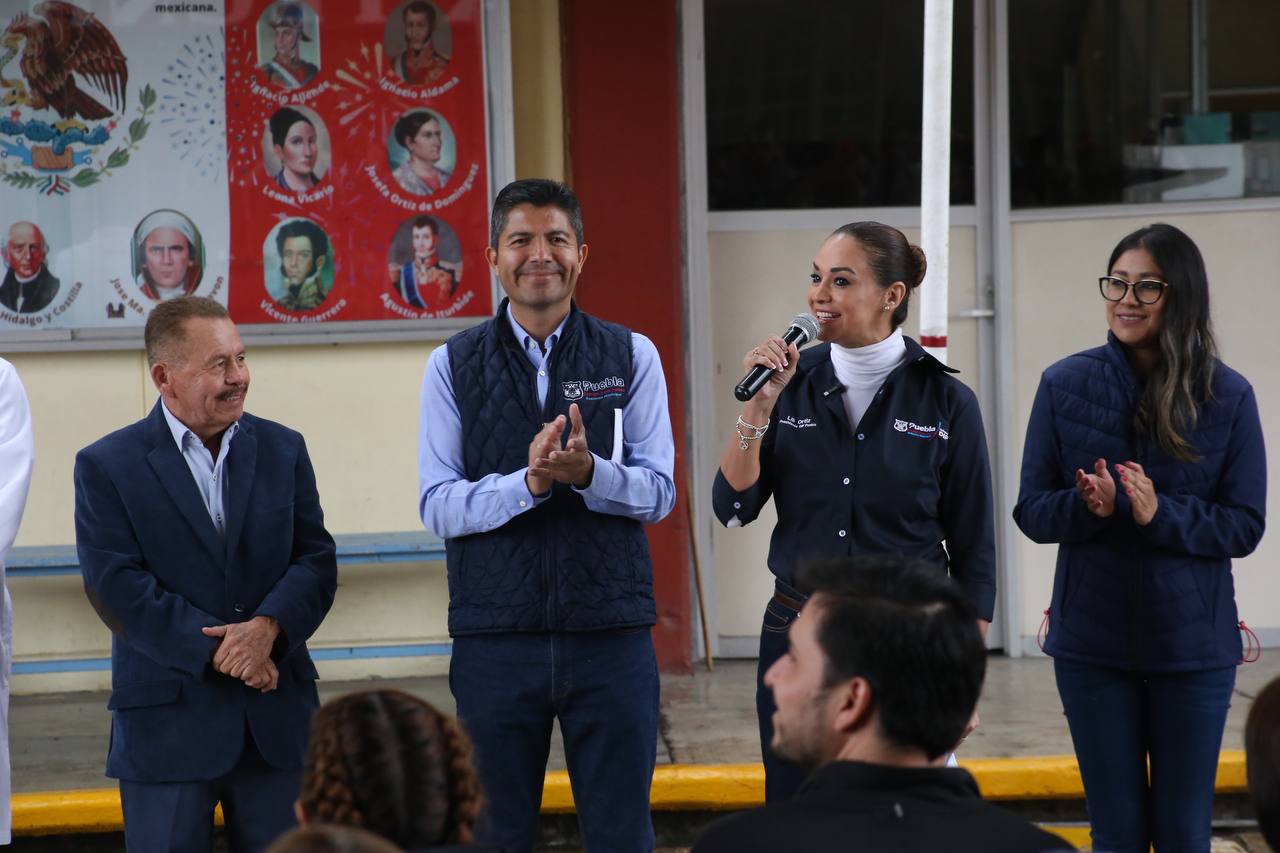 José Antonio Vicuña García, Maestro en Psiquiatría y Director del CIJ, también compartió la importancia de la comunicación asertiva