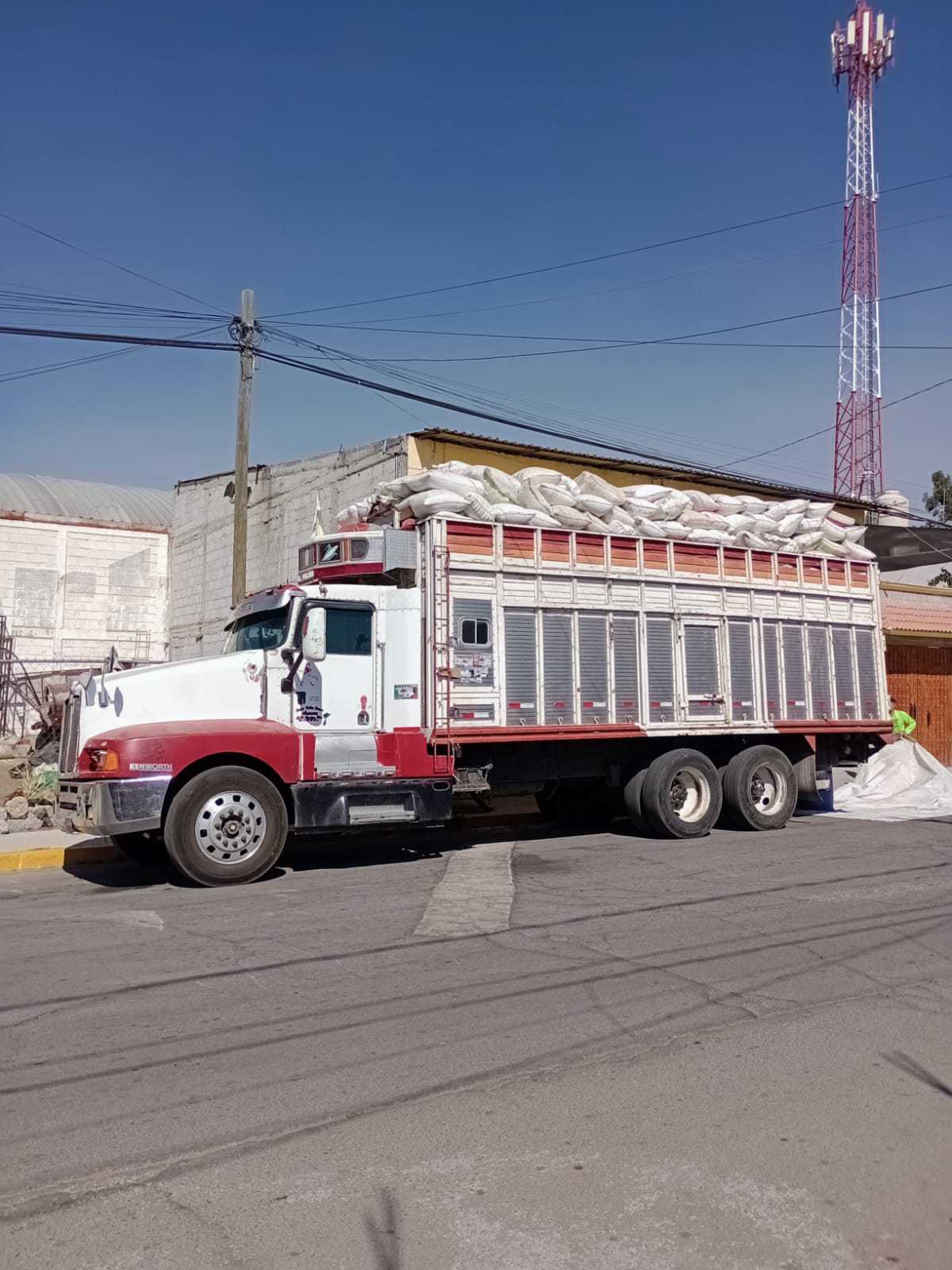  Agradece ser transportista y seguir recorriendo toda la república mexicana junto con su ‘Palomo’.