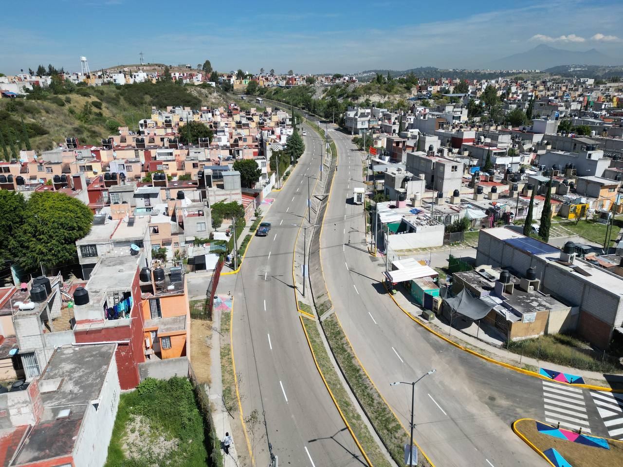 El Gobierno Municipal de Puebla -que preside Eduardo Rivera Pérez- le cumplió a la comunidad de La Guadalupana con la rehabilitación total del Circuito Principal de esta colonia