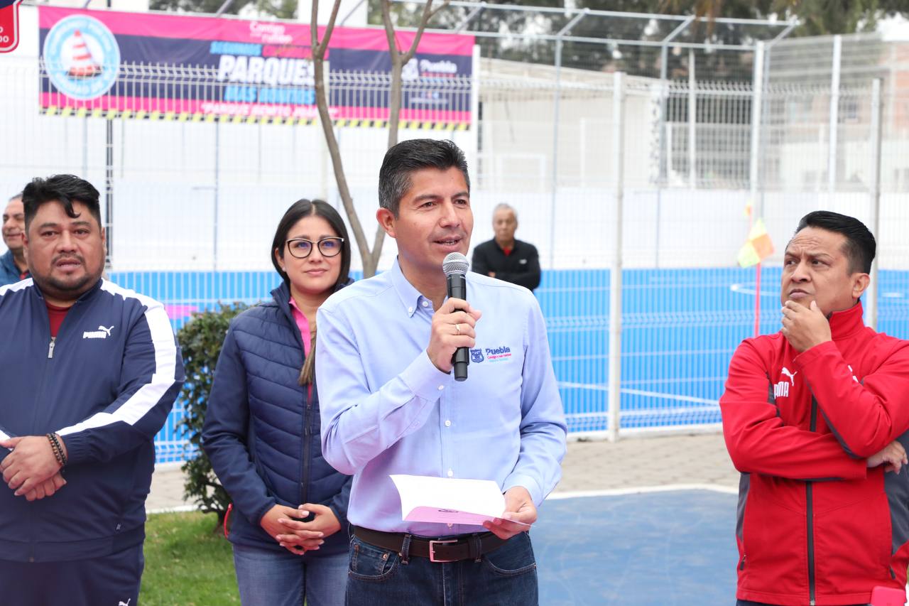 Eduardo Rivera celebró con una ‘cascarita’ la rehabilitación total de este espacio