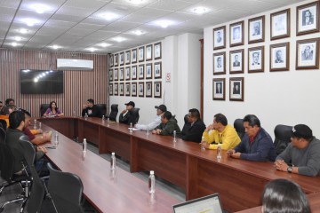 Norma Layón en reunión con comerciantes ambulantes