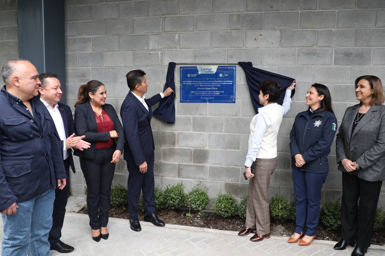 Eduardo Rivera Pérez en la inauguración de la Comisaria Norte