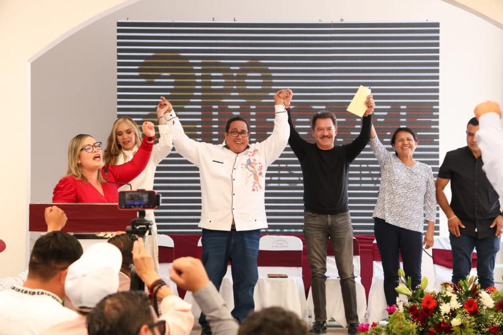 Julieta Vences, diputada federal, rindió su segundo informe de gobierno