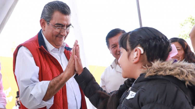Consolida Gobierno de Puebla asistencia social en Juntas Auxiliares: Sergio Salomón
