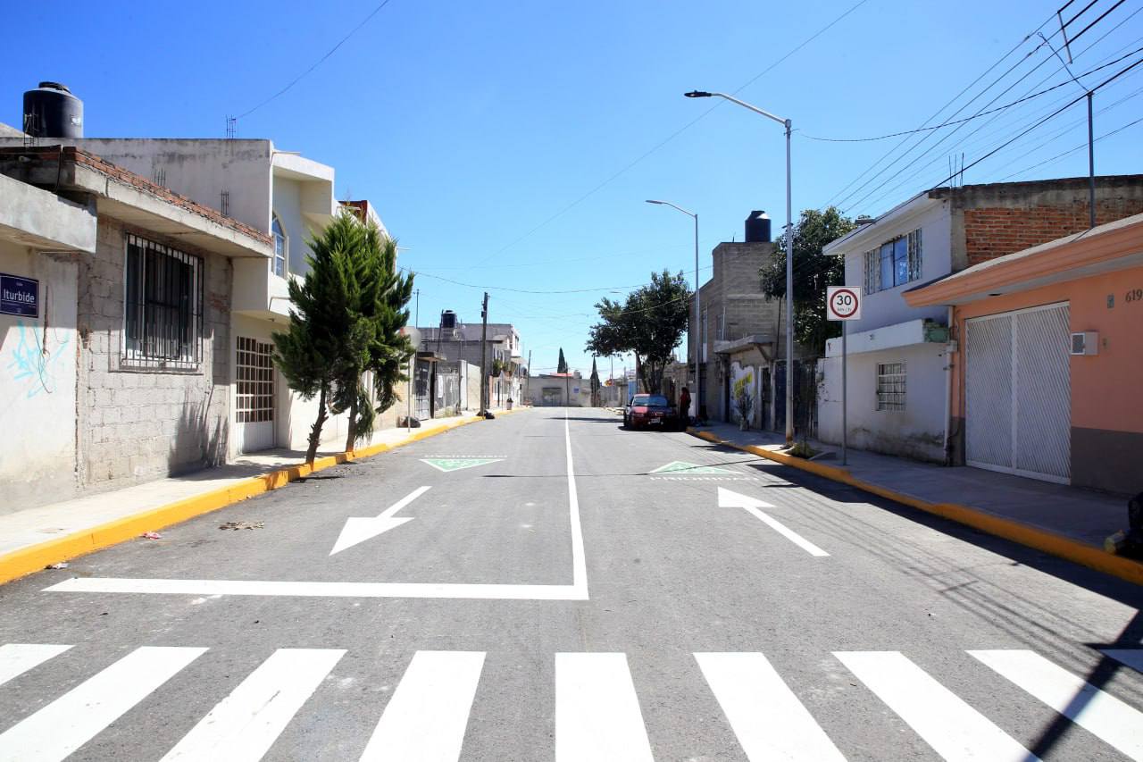 La comunidad vecinal esperó más de cuatro décadas por condiciones dignas para vivir su colonia.