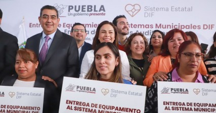 Con entrega de aparatos auditivos y equipamientos, Sergio Salomón y Gaby Bonilla refrendan compromiso con sectores vulnerables