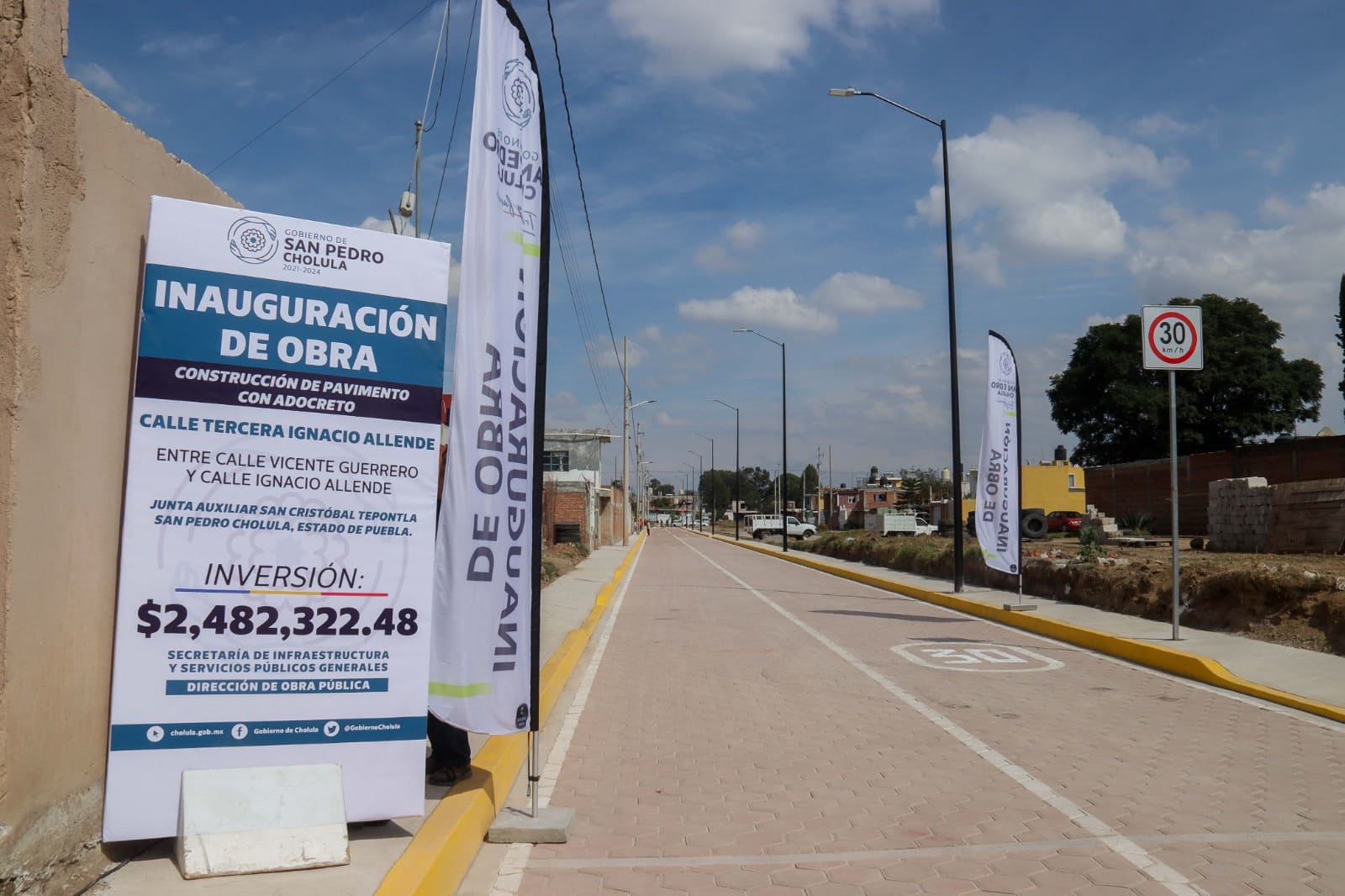 Paola Angon pavimenta calle en Tepontla: Más movilidad y seguridad