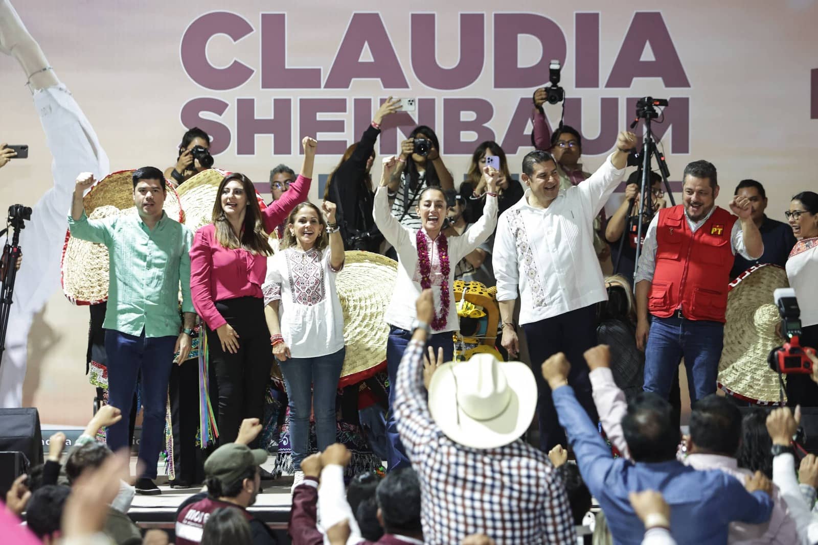 Claudia Sheinbaum visita Acatlán de Osorio