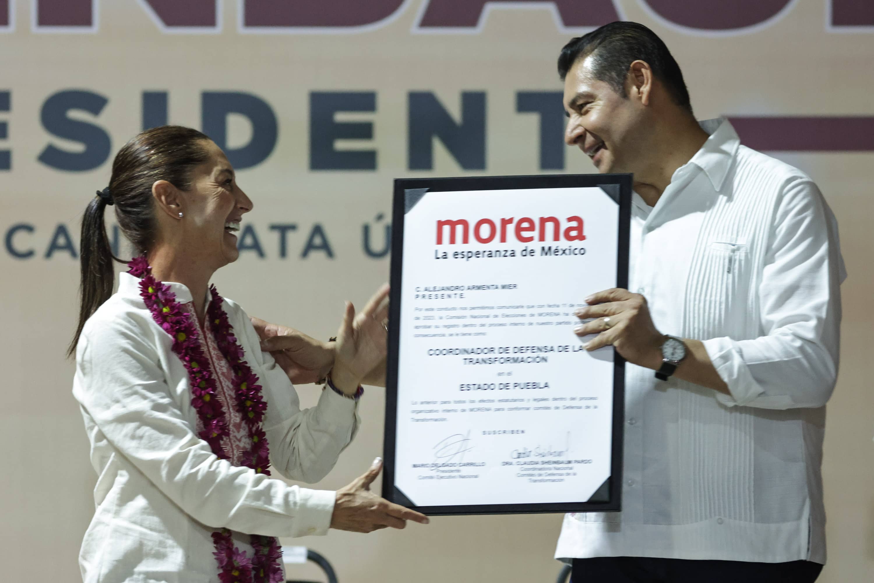 Claudia otorga constancia a Alejandro Armenta