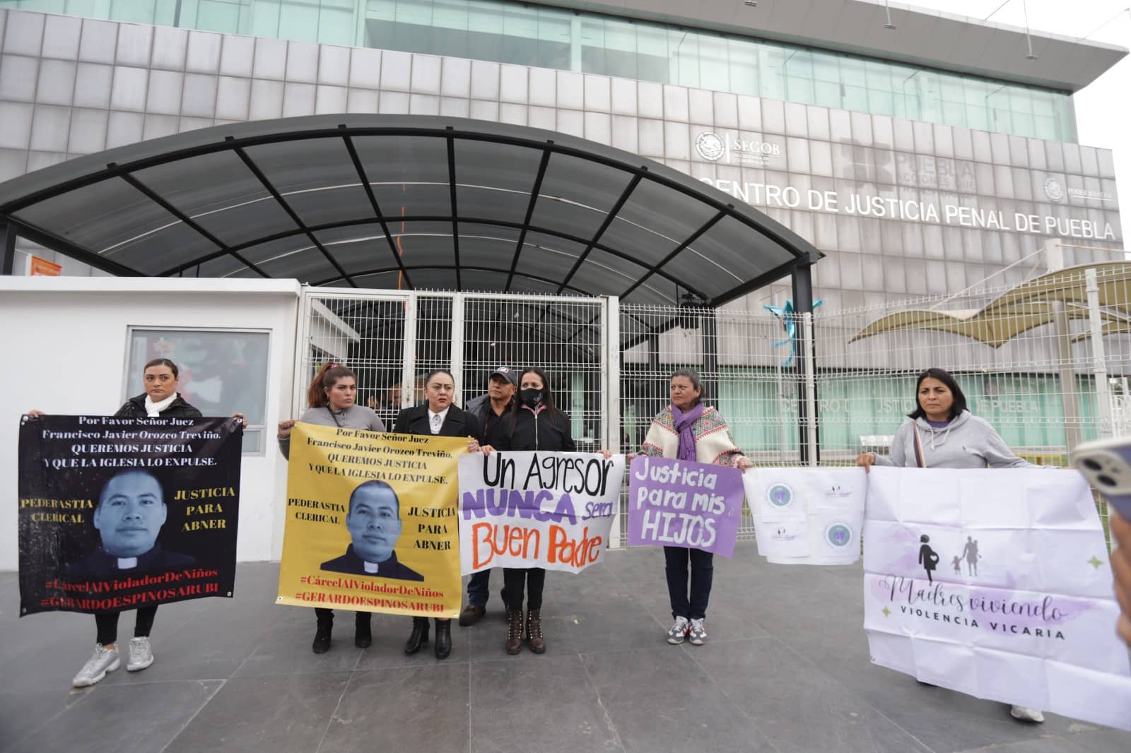 Un agresor nunca es buen padre