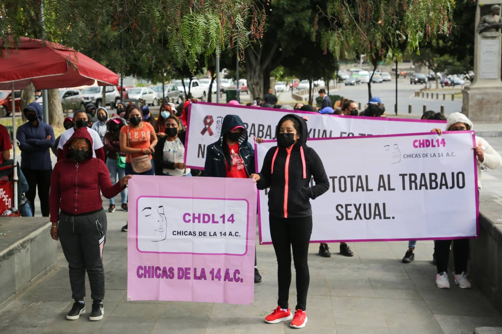 Manifestación Chicas de la 14 después de operativo