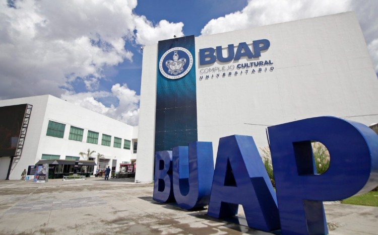 BUAP planea campus en Nueva York para atender a migrantes en 2024