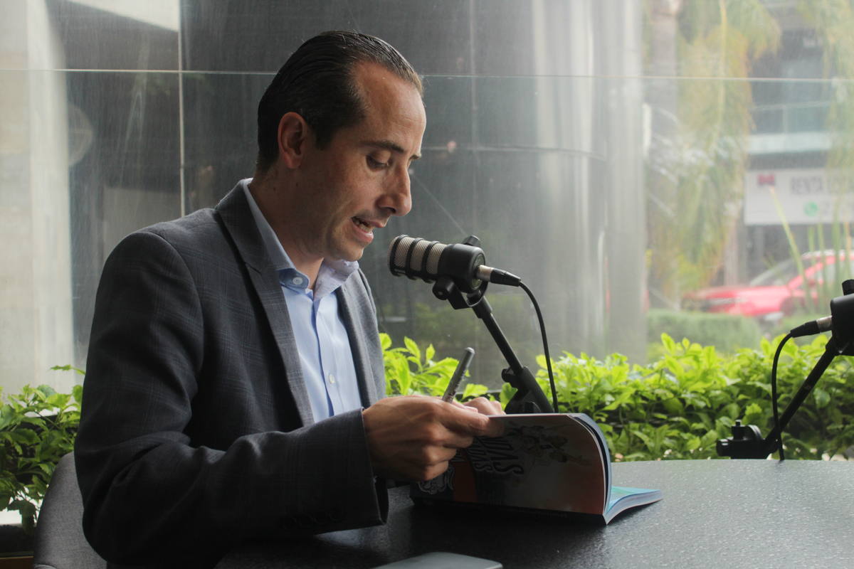 De lograr la candidatura, Riestra Piña se enfrentaría primero con la gran maquinaria de Morena