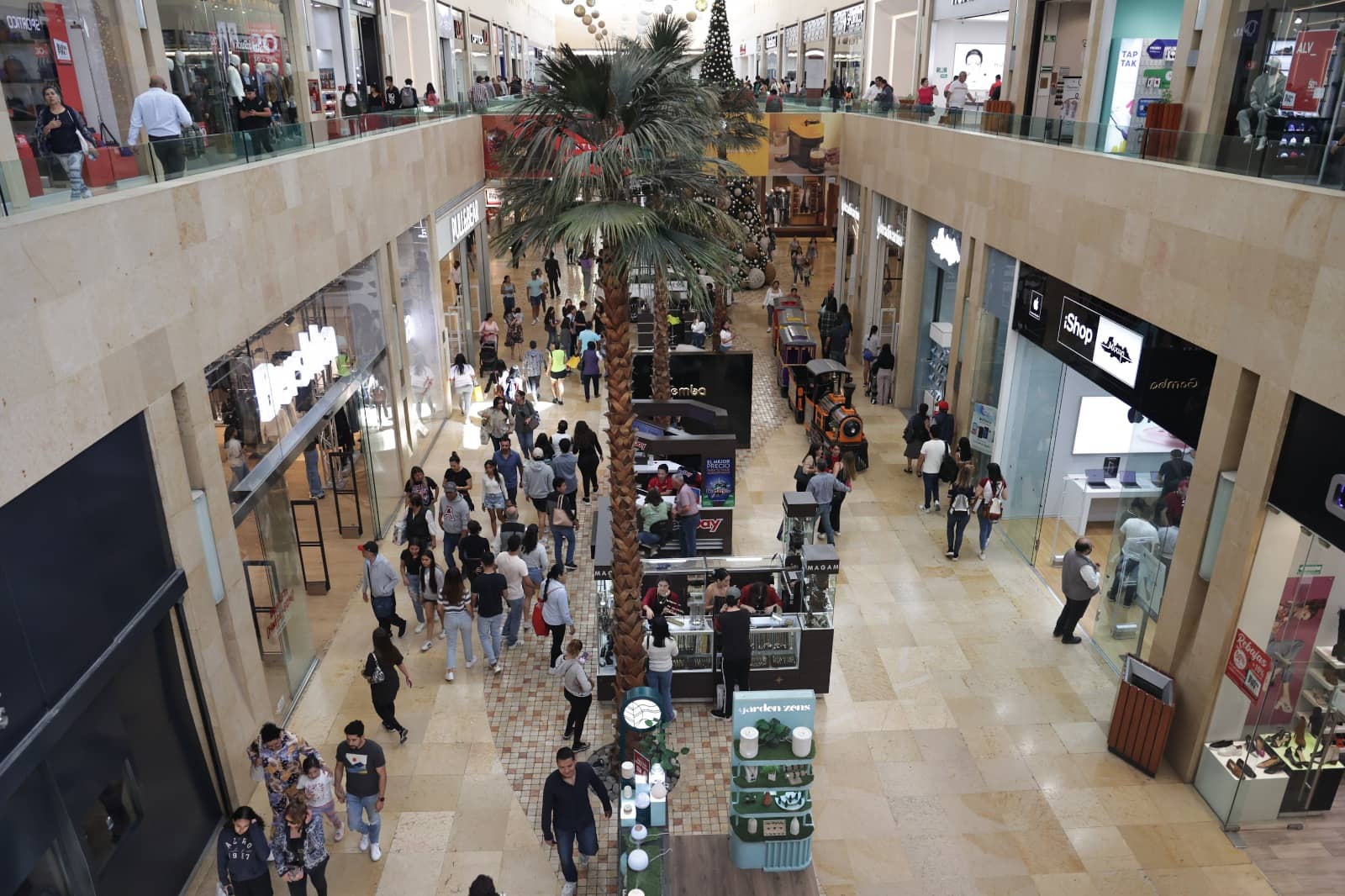 Afluencia de personas en centros comerciales 