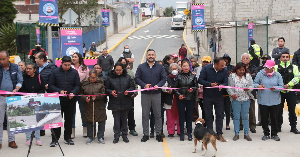 Adán Domínguez Sánchez encabezó la inauguración de la rehabilitación del puente vehicular de la calle Puebla en San Sebastián de Aparicio.