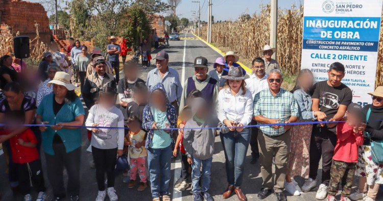 Paola Angon rehabilita Tlautla: entrega de pavimentación en la calle 2 oriente impacta a 258 hogares