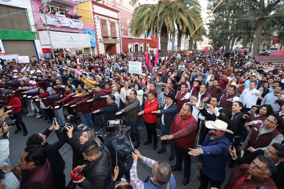 Alejandro Armenta toma protesta a los Comités de la Defensa de la 4T en Libres