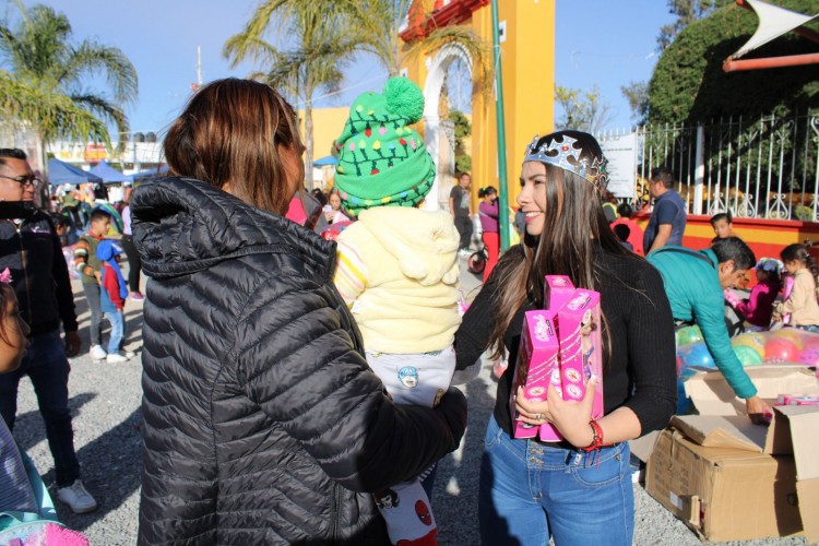 La magia de los Reyes llega a Cholula: DIF municipal entrega juguetes en las 13 juntas auxiliares