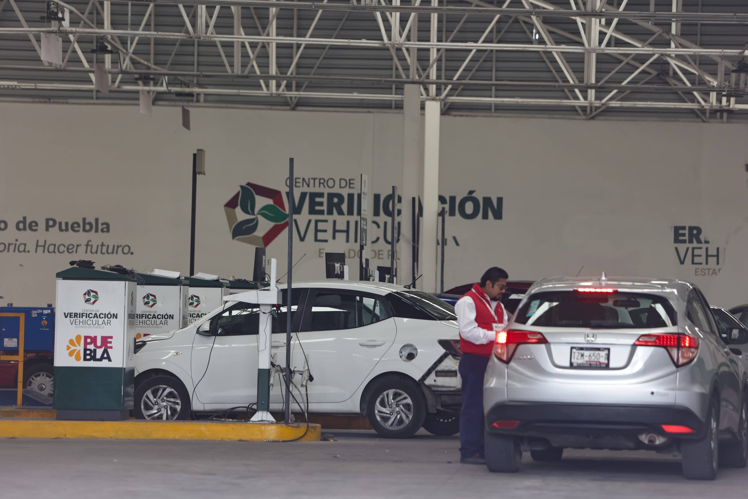 Centros de verificación vehicular en Puebla con muy poca gente