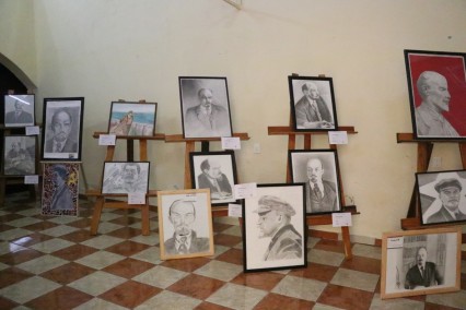 Movimiento Antorchista: J&oacute;venes poblanos rinden tributo a Vladimir Ilich Lenin