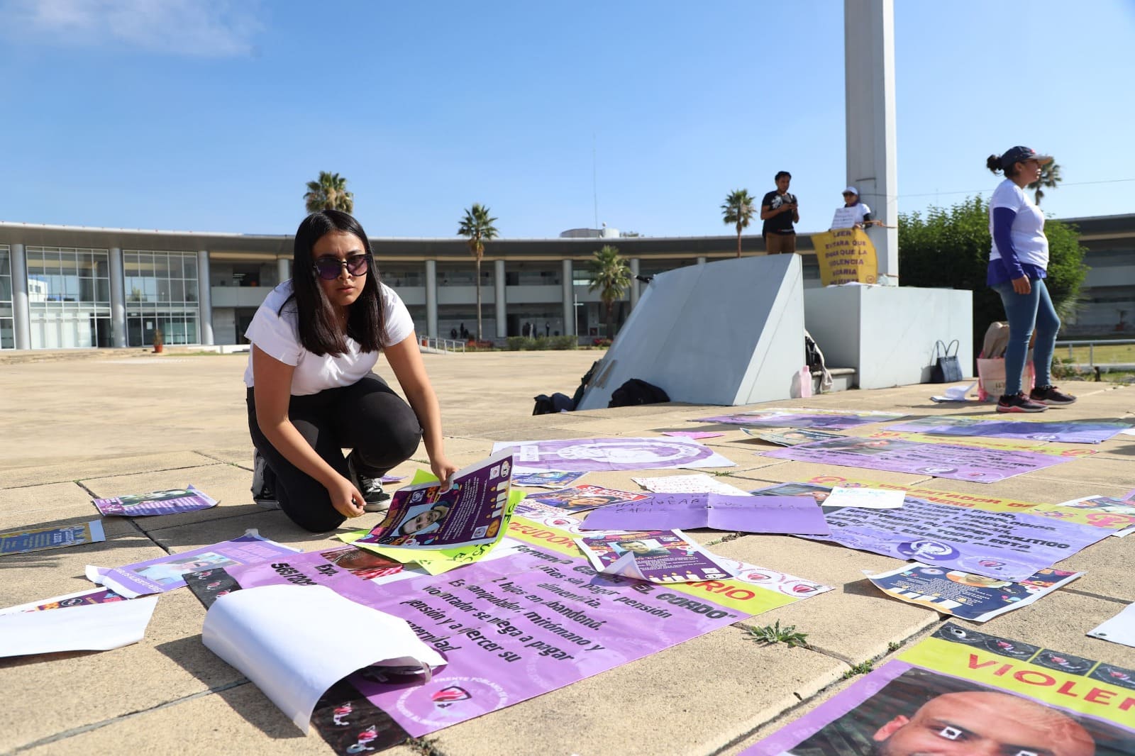 Frente Poblano de Mujeres Contra Deudores Alimentarios en manifestación frente a Ciudad Judicial