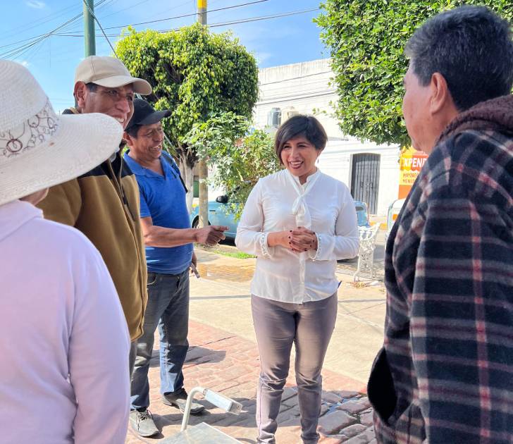 Roxana Luna destaca la importancia de garantizar una alimentación de calidad para construir una sociedad sana. Sin embargo, señala que las condiciones del campo han empeorado, con productos cada vez más caros o de importación.