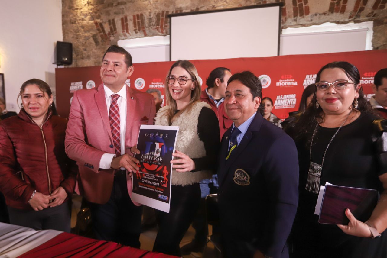 Armenta recibe reconocimiento del colectivo de mujeres por sus acciones en favor de la igualdad