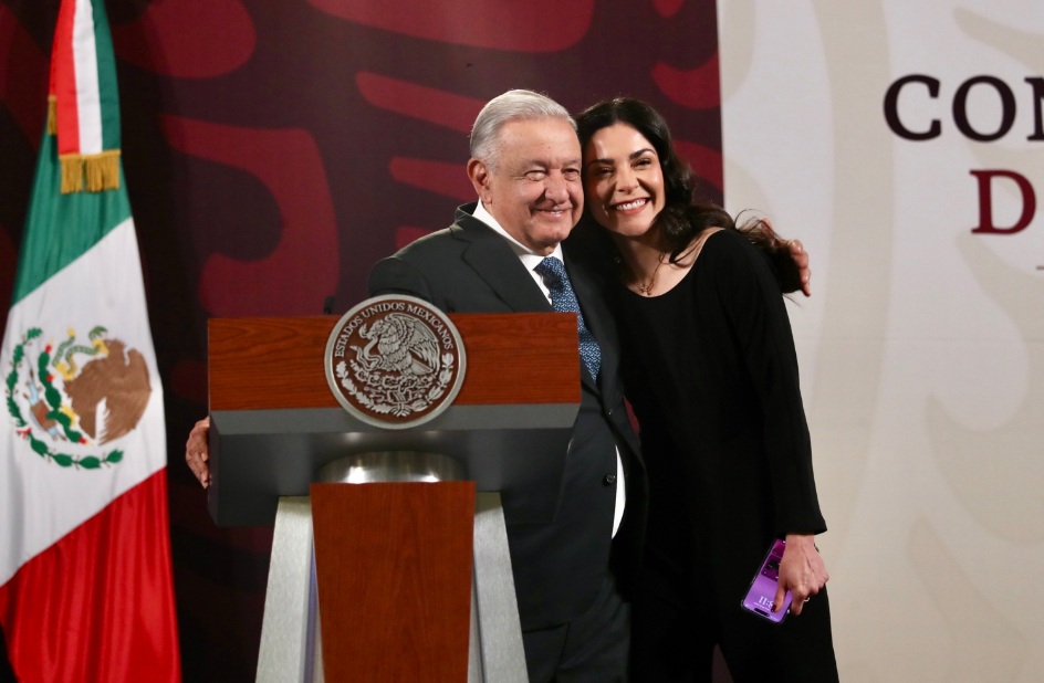Liz Vilchis y Andrés Manuel López Obrador