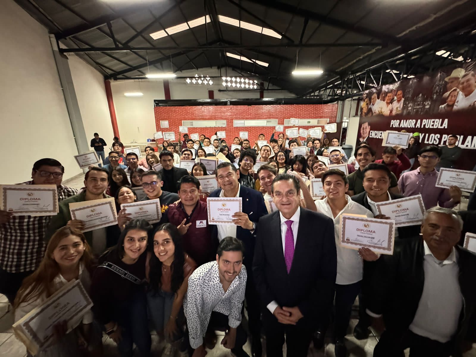 El senador Alejandro Armenta elogia el éxito de la Primera generación del programa "Líderes de Talentos