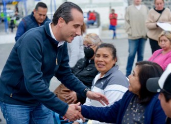 Reunión en la junta auxiliar Ignacio Romero Vargas, los residentes se dirigieron al Diputado Federal del PAN, Mario Riestra