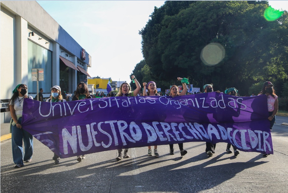 Manifestación estudiantil pro aborto en Puebla