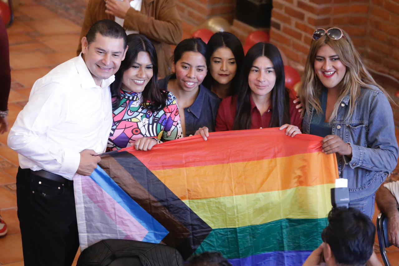 Alejandro Armenta refuerza su compromiso con la juventud de Puebla en una emotiva convivencia