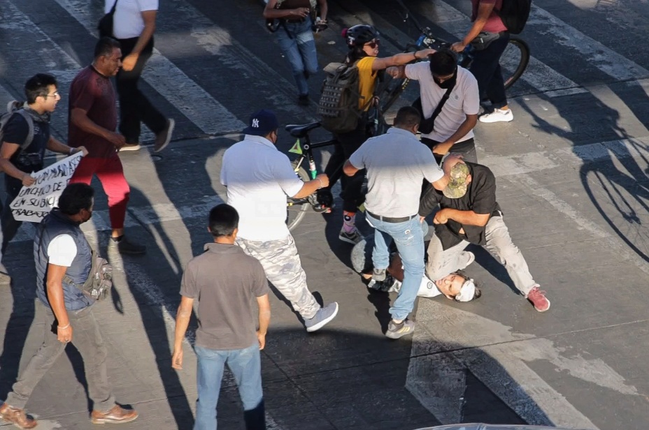 Manifestación pacífica termina en violencia Atlixcayotl
