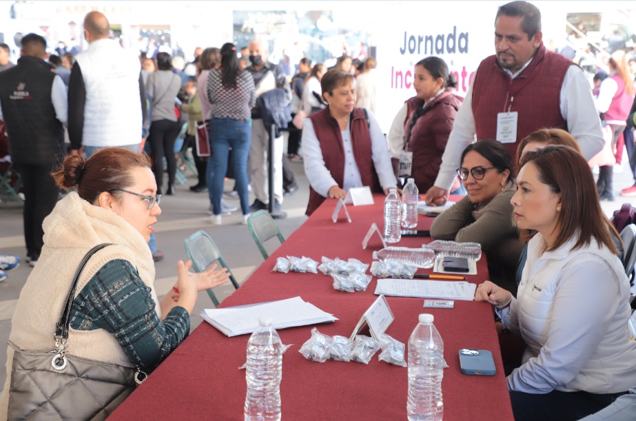 El SEDIF entregó 12 aparatos ortopédicos y rehabilitatorios a igual número de personas