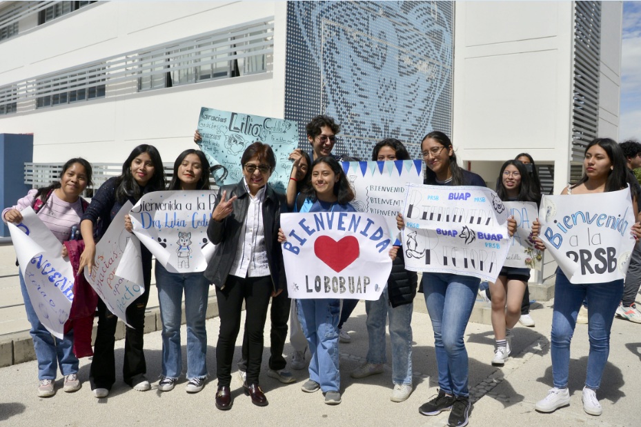 Rectora Lilia Cedillo Ramírez en la Preparatoria Regional Simón Bolívar