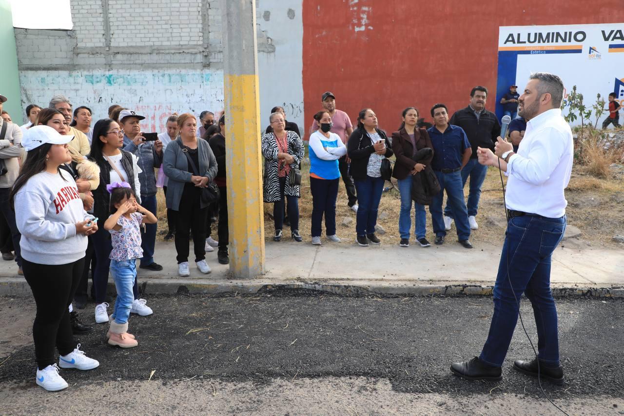 Adán Domínguez Sánchez entrego las obras de ampliación de drenaje de San Baltazar Tetela