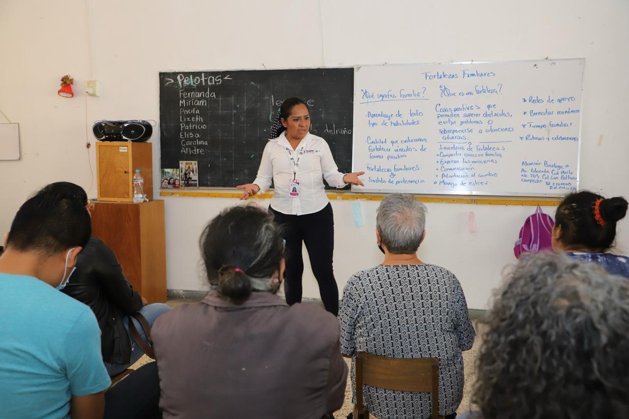 “Comunicación efectiva”; “Mi Mejor Versión” y “Se Vale Soñar”, cursos que el Departamento de Fortalecimiento Familiar imparte