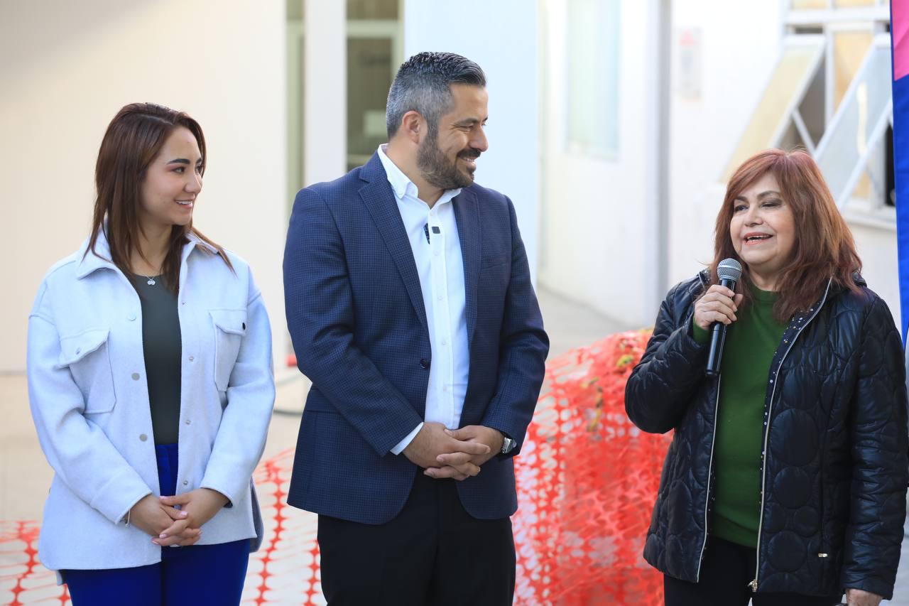 Adán Domínguez Sánchez y Claudia Barrientos Hernández desde el Sistema Municipal DIF