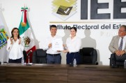Eduardo Rivera Pérez se registra como candidato de la coalición 'Mejor Rumbo para Puebla' ante el IEE