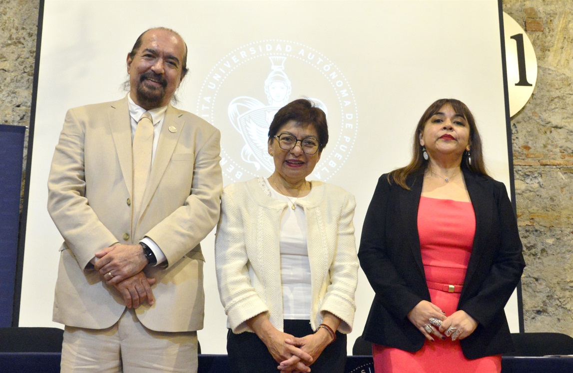 Directora electa Josefina Manjarrez Rosas, para el periodo 2024-2028, Rectora María Lilia Cedillo Ramírez y el director Ángel Xolocotzi Yáñez 