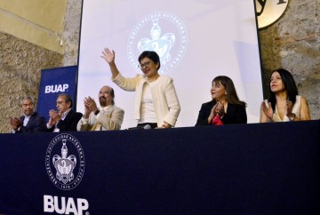 Preside la Rectora Lilia Cedillo Ramírez informe de labores y toma de protesta en la FFyL