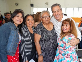 Pepe Chedraui se reúne con líderes de colonias para abordar necesidades en Puebla