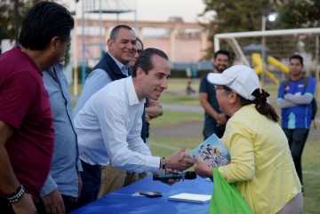 Mario Riestra presenta "Leyendas Enfranjadas" en el Club Alpha 3